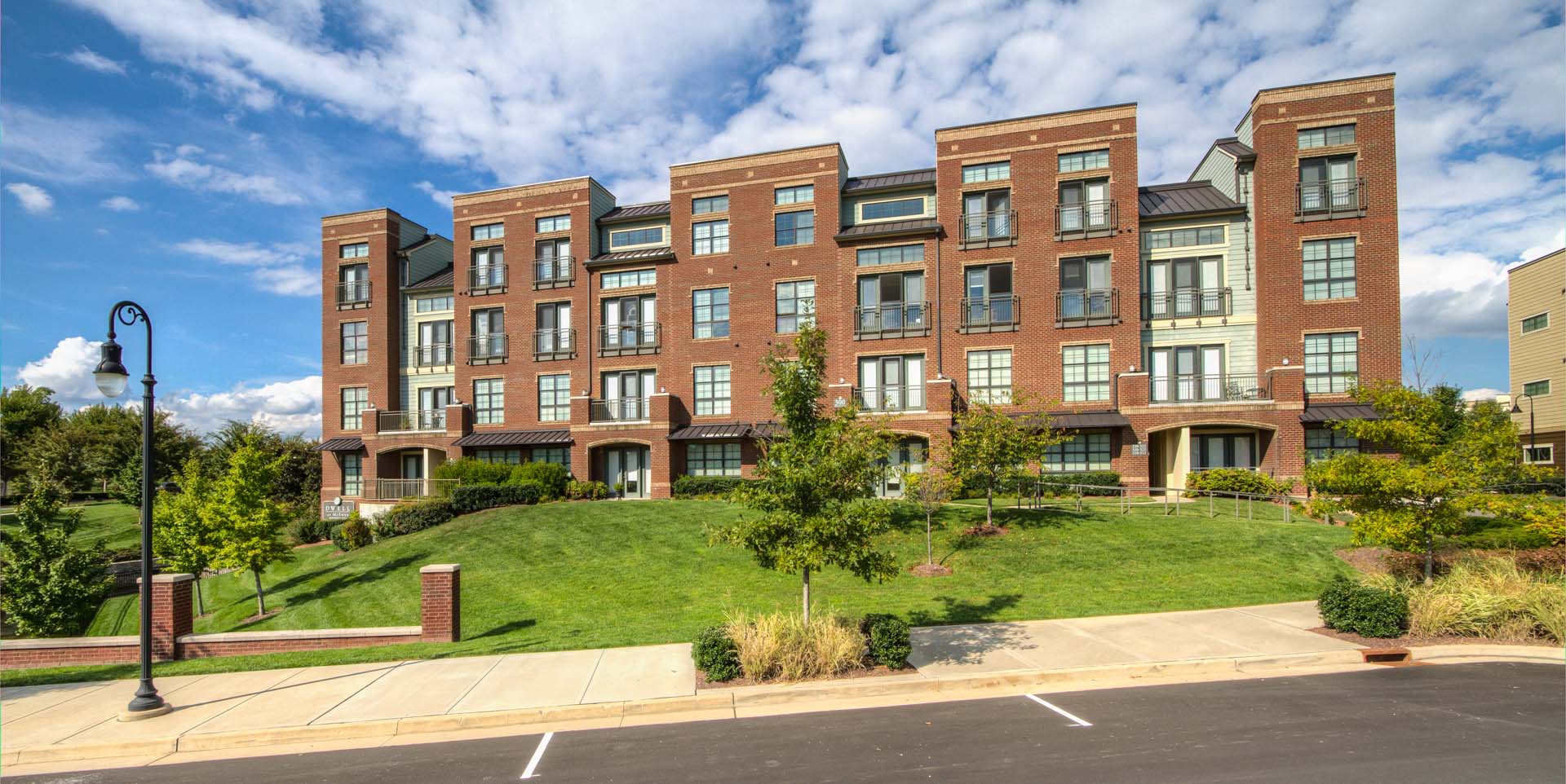 15-dwell-bldg-iso-up